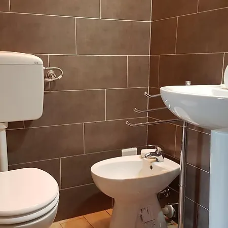 Exclusive In Center * Mistretta